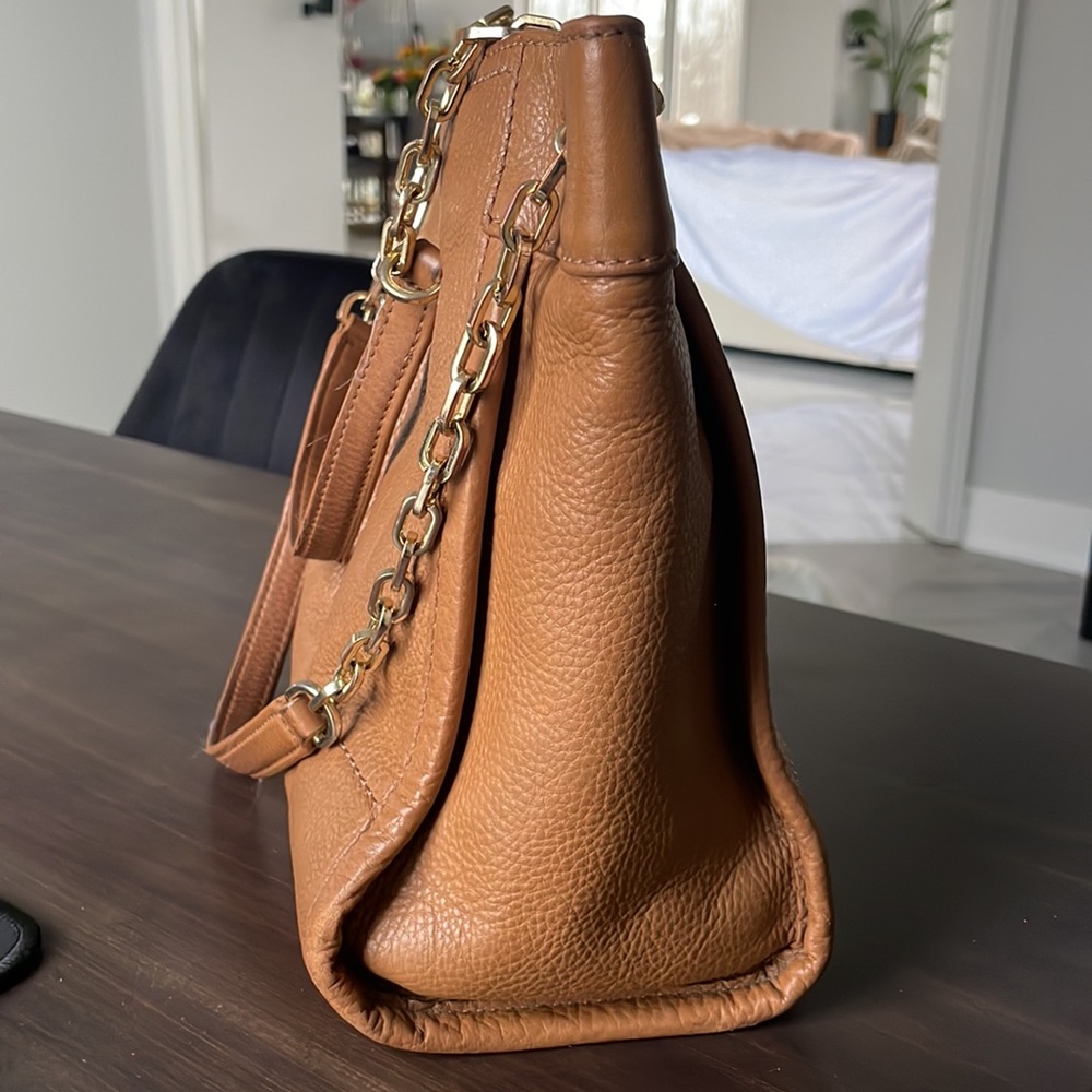 Tory Burch Bag! - Picture 9 of 15